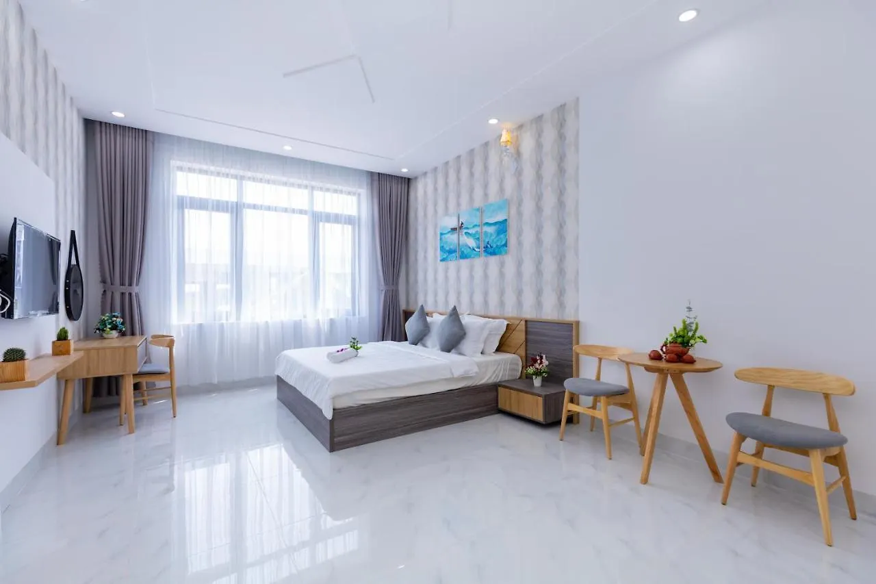 Palm Villa 10 - Luxury Pool Villa 6 Rooms & Billiard Vung Tau Vietnam