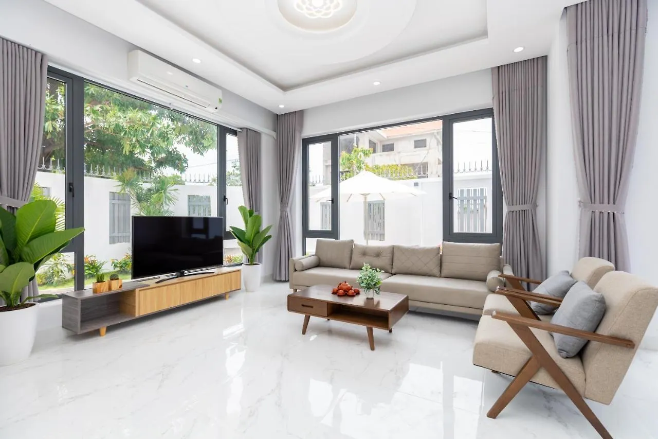 Palm Villa 10 - Luxury Pool Villa 6 Rooms & Billiard Vung Tau