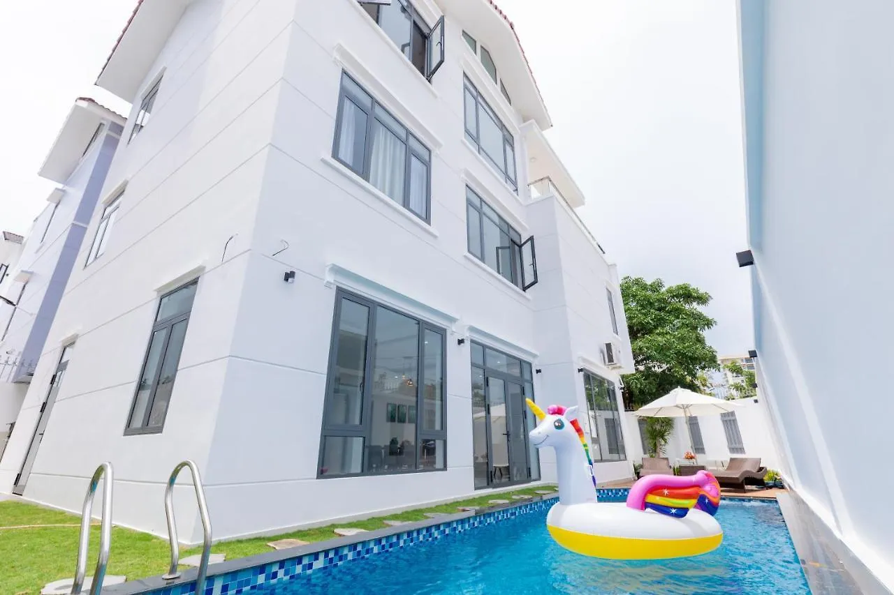 Palm Villa 10 - Luxury Pool Villa 6 Rooms & Billiard Vung Tau 0*,  Vietnam
