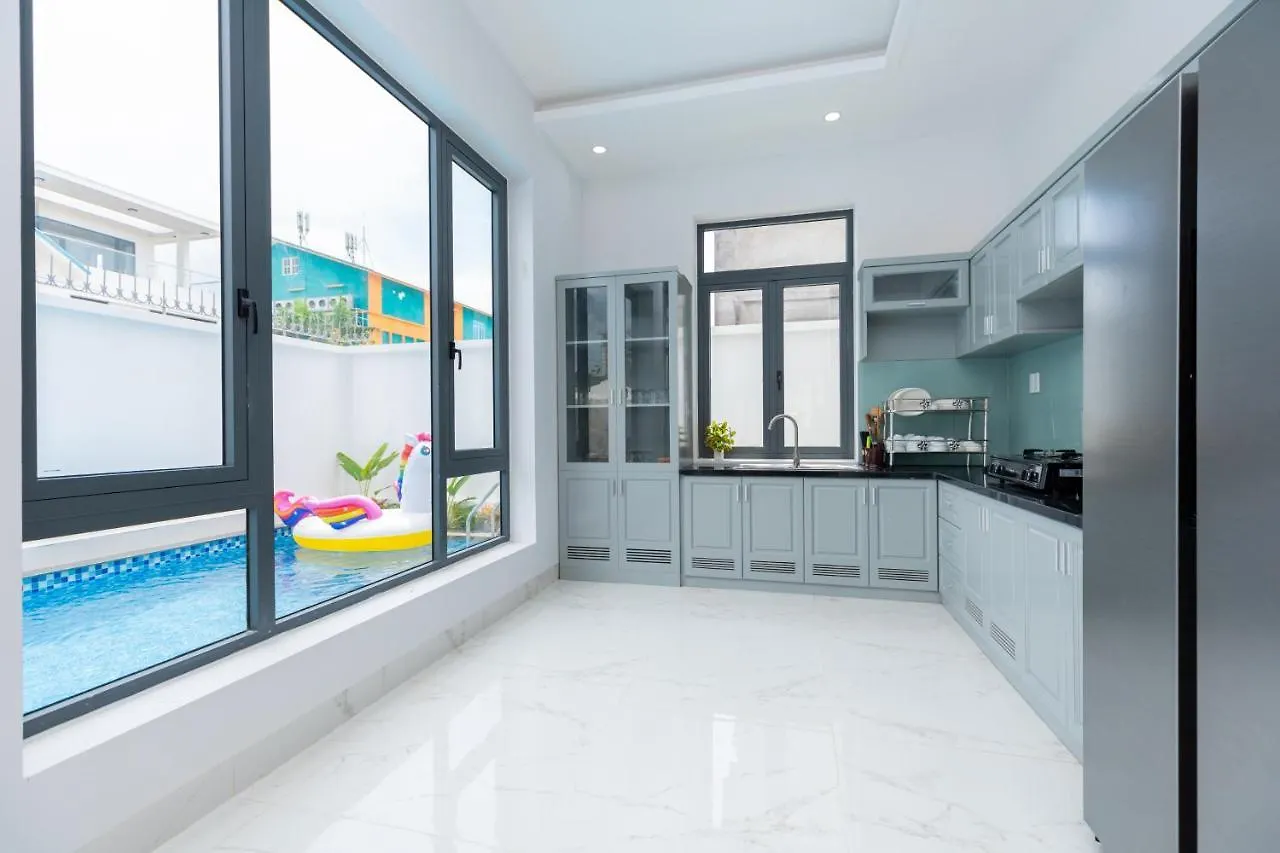 Palm Villa 10 - Luxury Pool Villa 6 Rooms & Billiard Vung Tau Vietnam