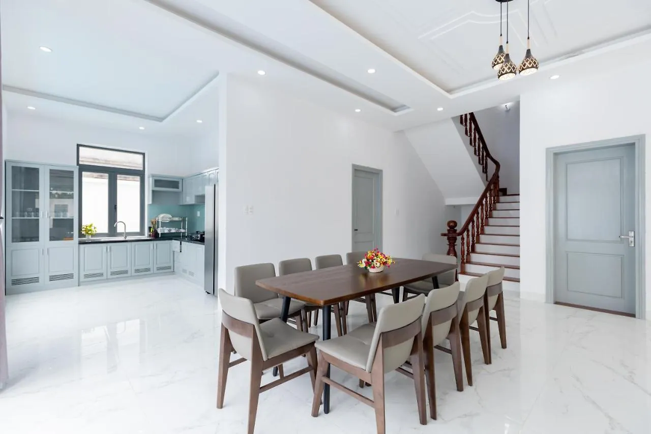 Palm Villa 10 - Luxury Pool Villa 6 Rooms & Billiard Vung Tau Vietnam