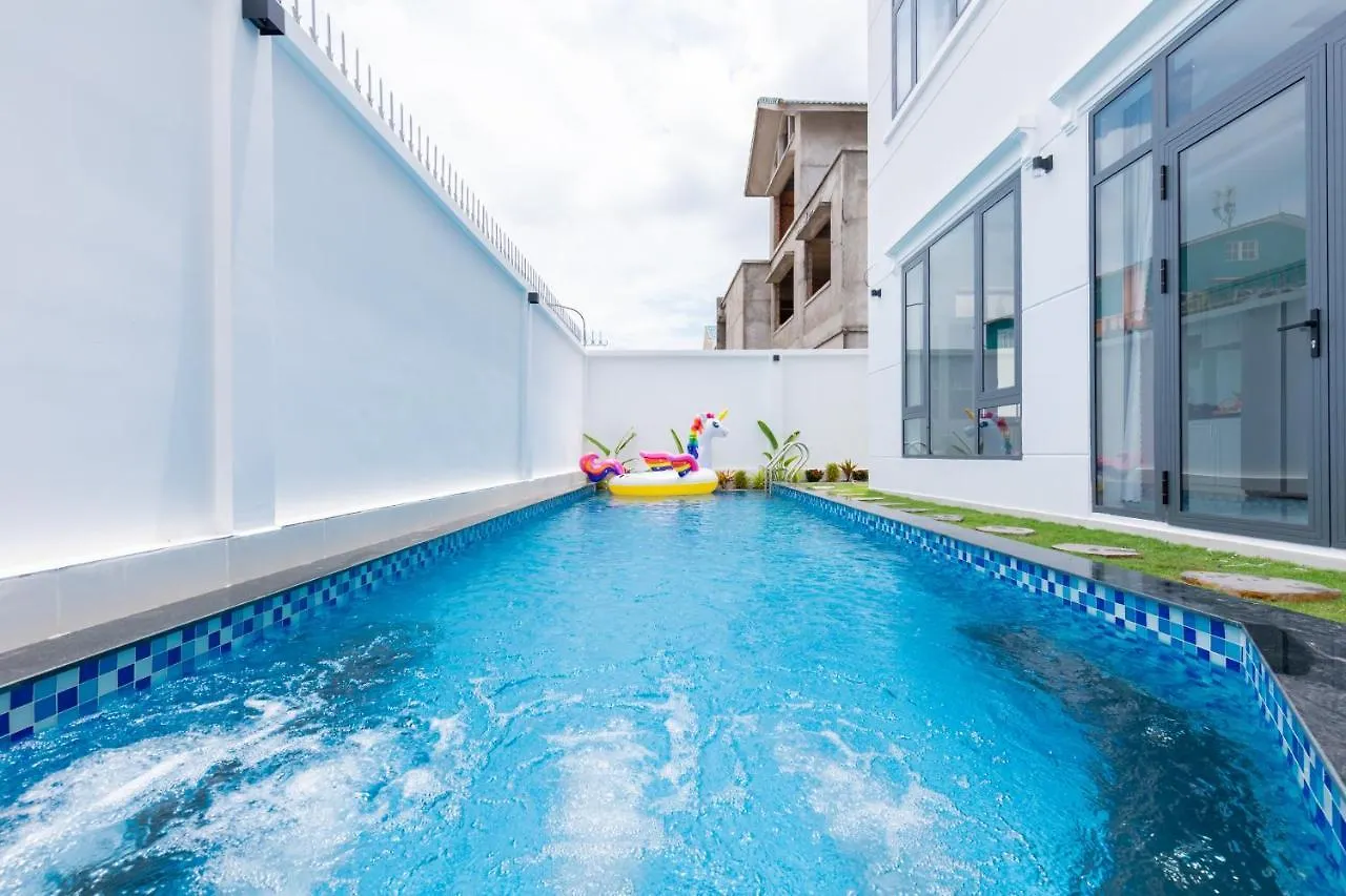 Palm Villa 10 - Luxury Pool Villa 6 Rooms & Billiard Vung Tau