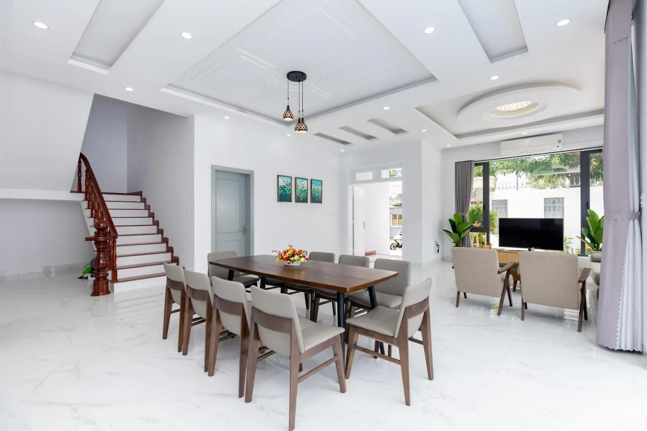 Palm Villa 10 - Luxury Pool Villa 6 Rooms & Billiard Vung Tau
