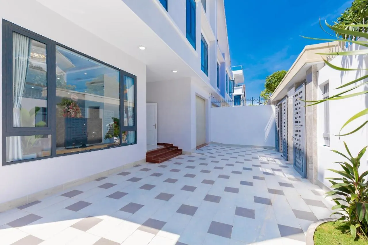 Palm Villa 10 - Luxury Pool Villa 6 Rooms & Billiard Vung Tau